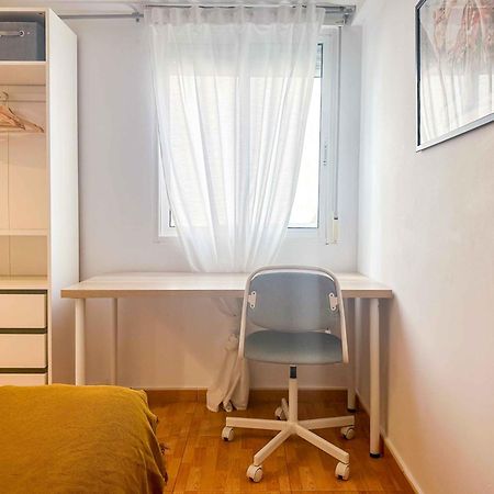 Amplio Apartamento En Pleno Corazon De Alicante Luaran gambar