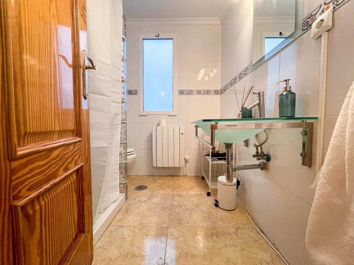 Amplio Apartamento En Pleno Corazon De Alicante Luaran gambar