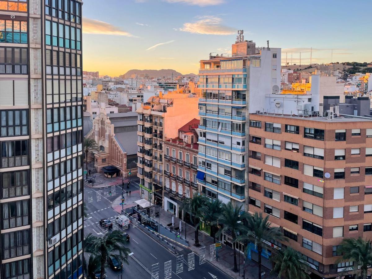 Amplio Apartamento En Pleno Corazon De Alicante Luaran gambar