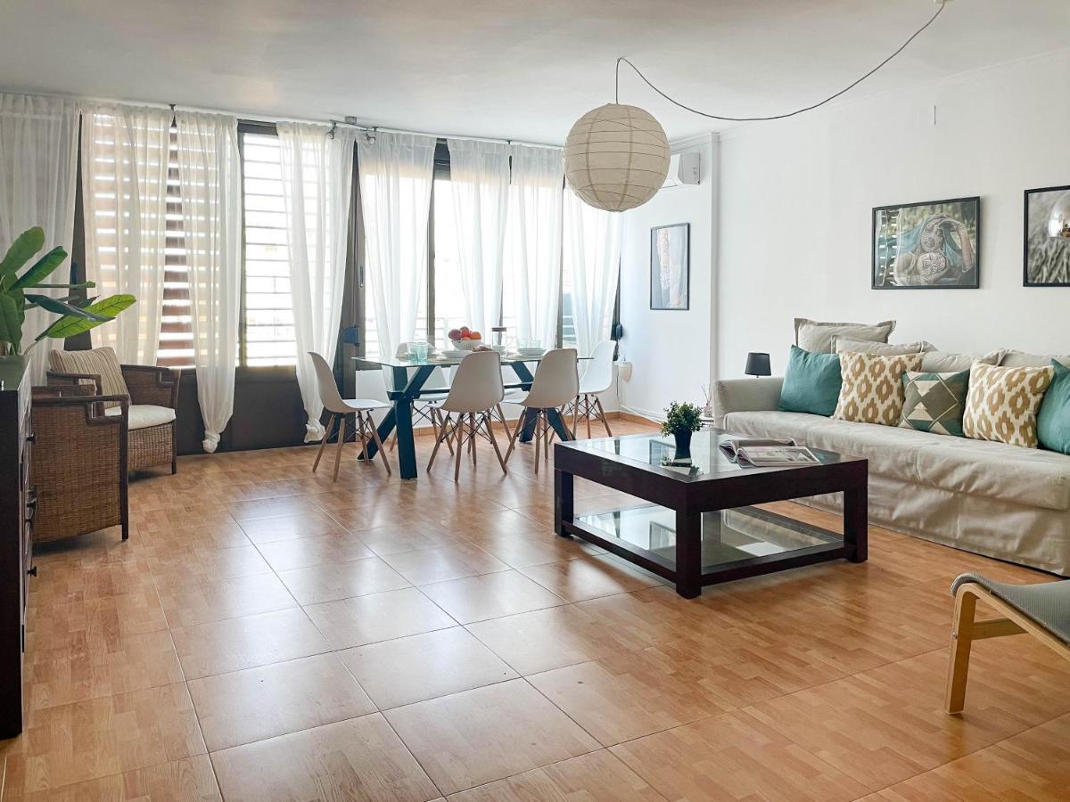 Amplio Apartamento En Pleno Corazon De Alicante Luaran gambar