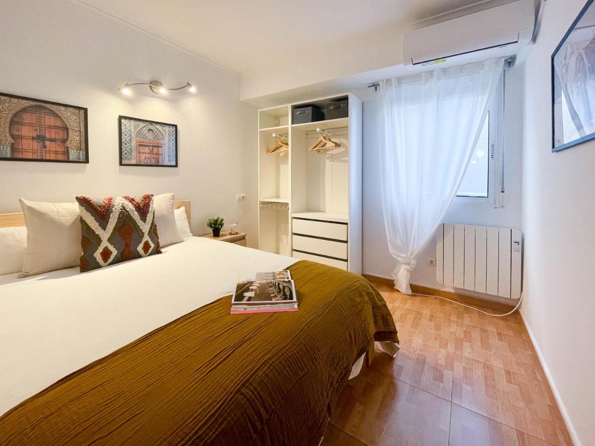 Amplio Apartamento En Pleno Corazon De Alicante Luaran gambar
